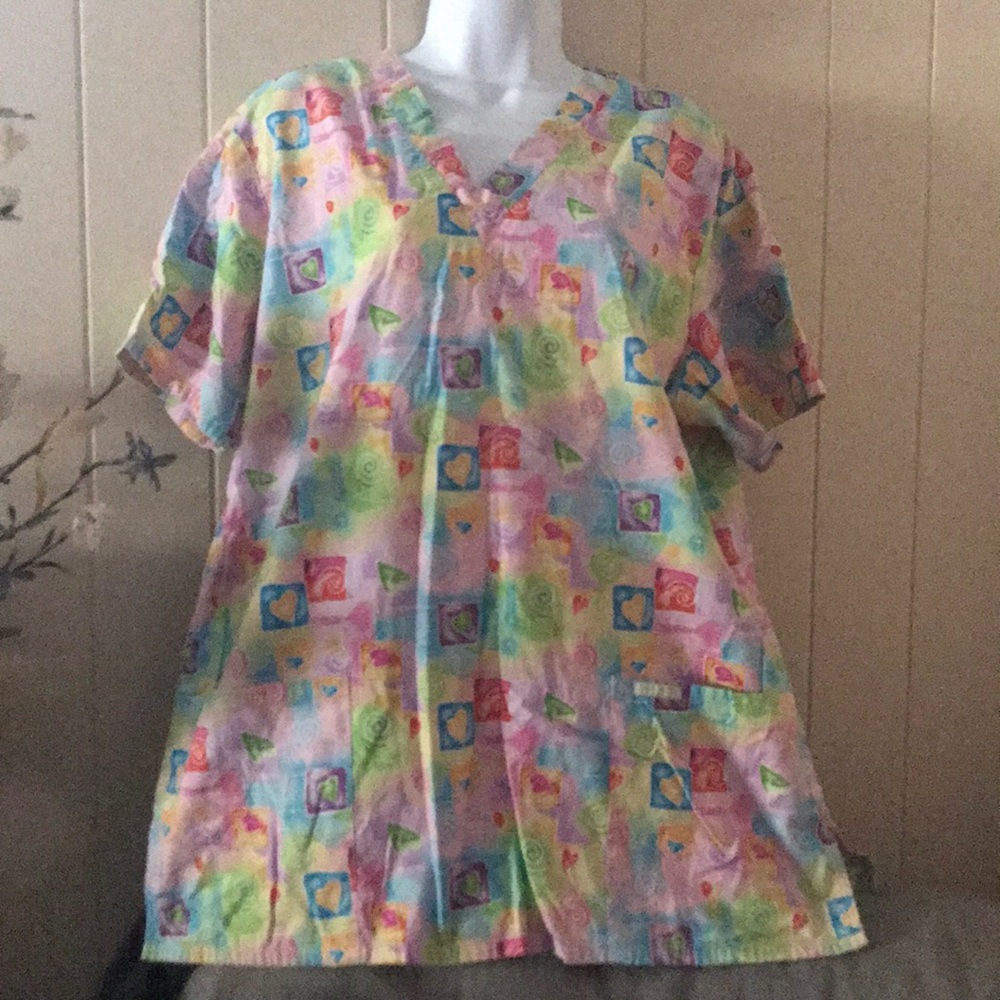 Cherokee scrub top